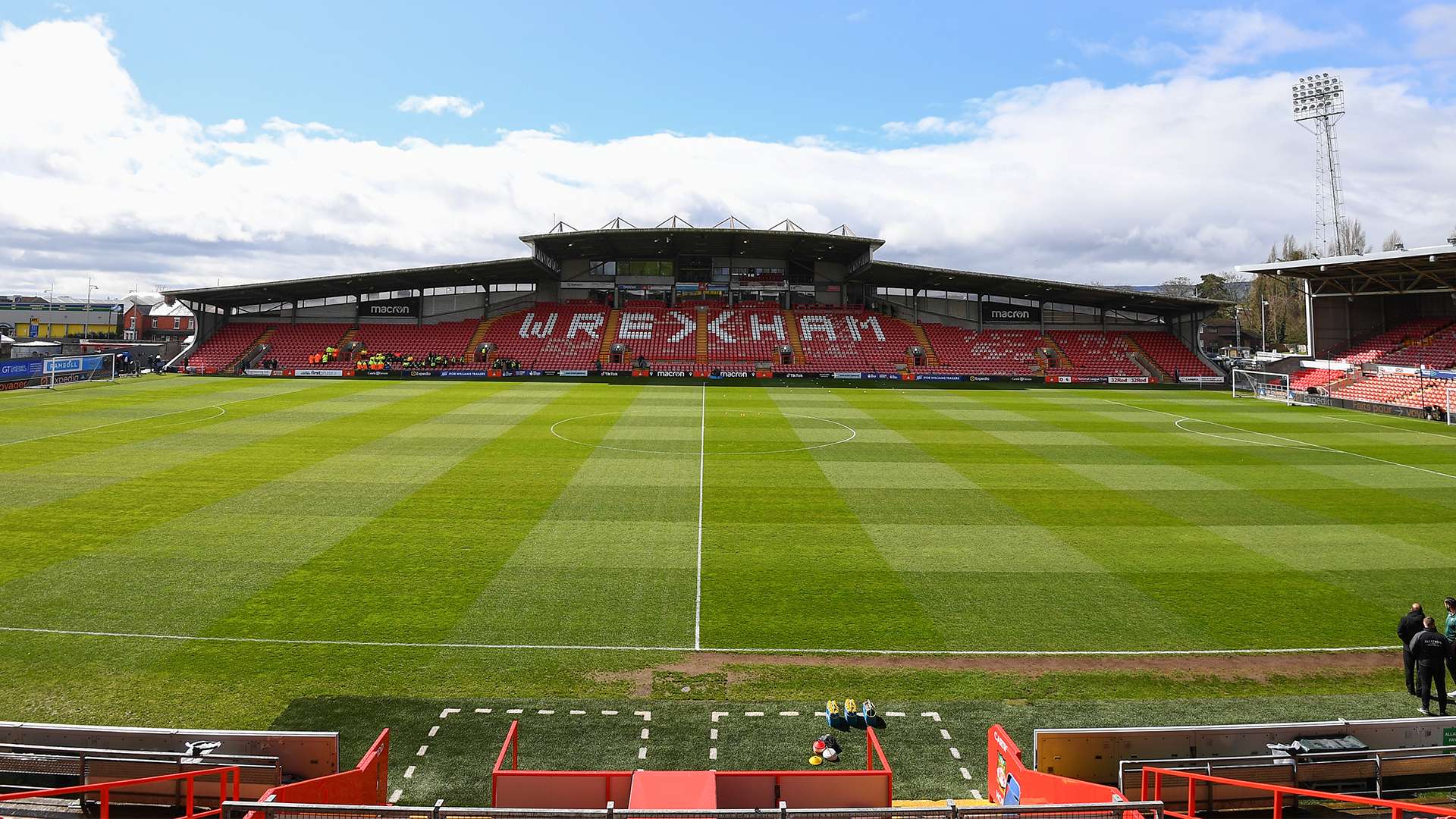 间的强强对 间的强强对