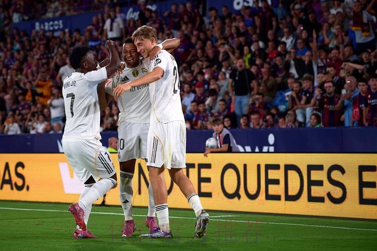 世体:如果皇马再输莱万特将彻底告别西甲争冠 世体:如果皇马再输莱万特将彻底告别西甲争冠